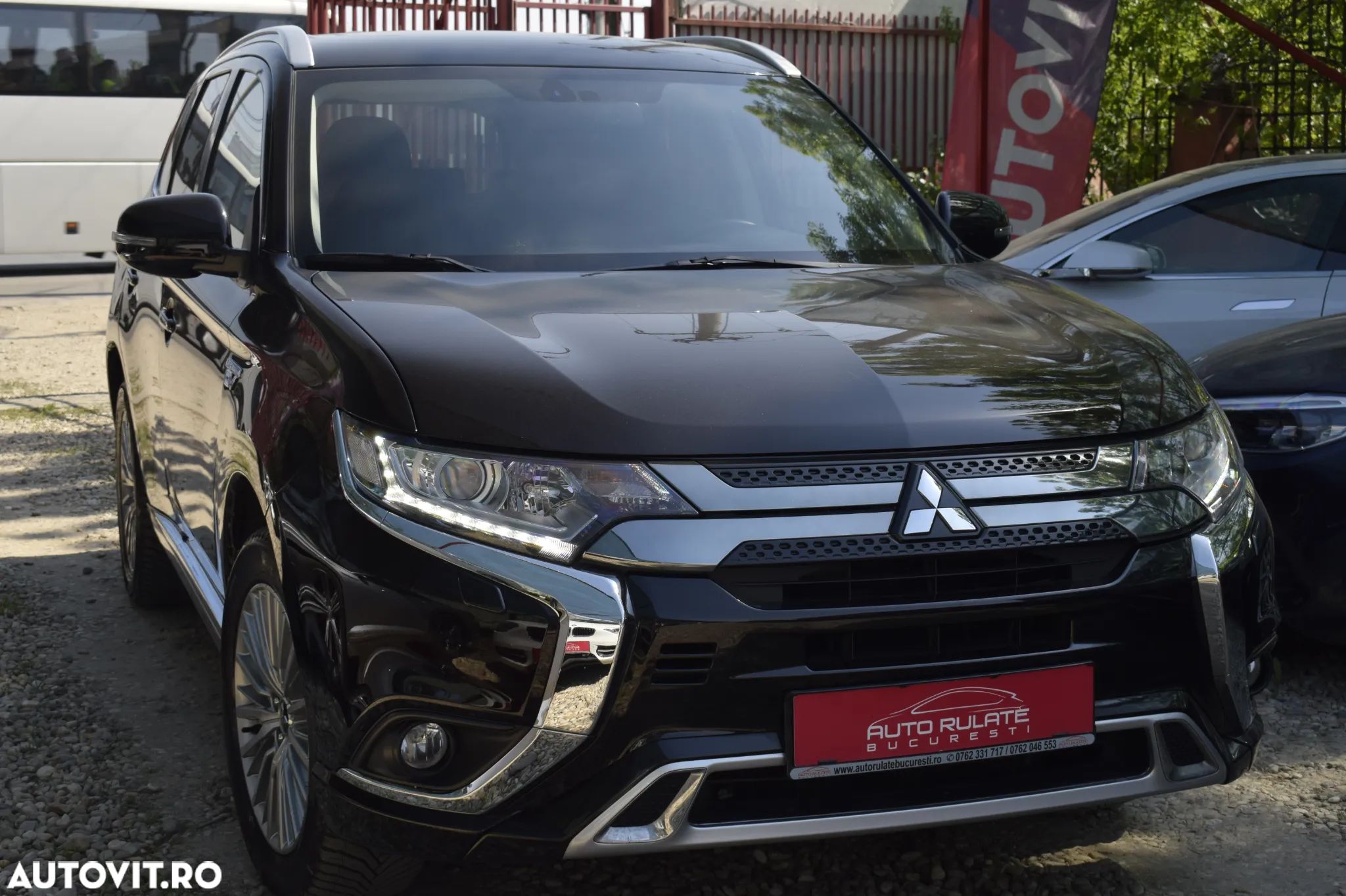 Mitsubishi Outlander PHEV 2.4 L 4X4 Intense - 1