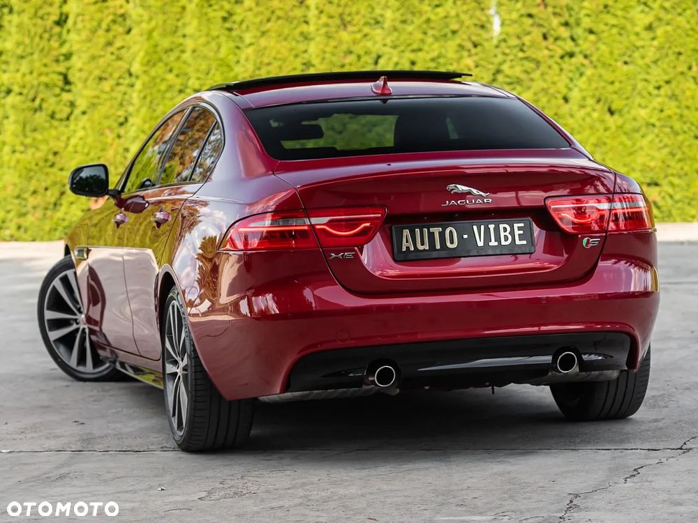 Jaguar XE - 8