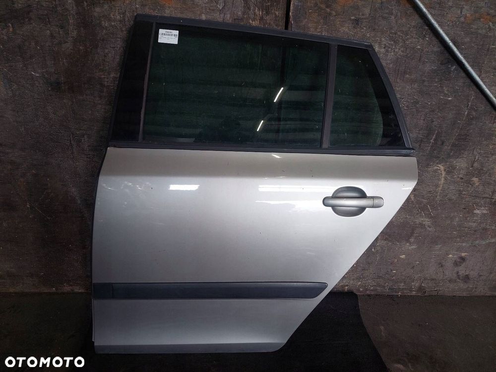 DRZWI KOMPLETNE LEWY TYŁ SKODA FABIA II KOMBI 9202 - 1
