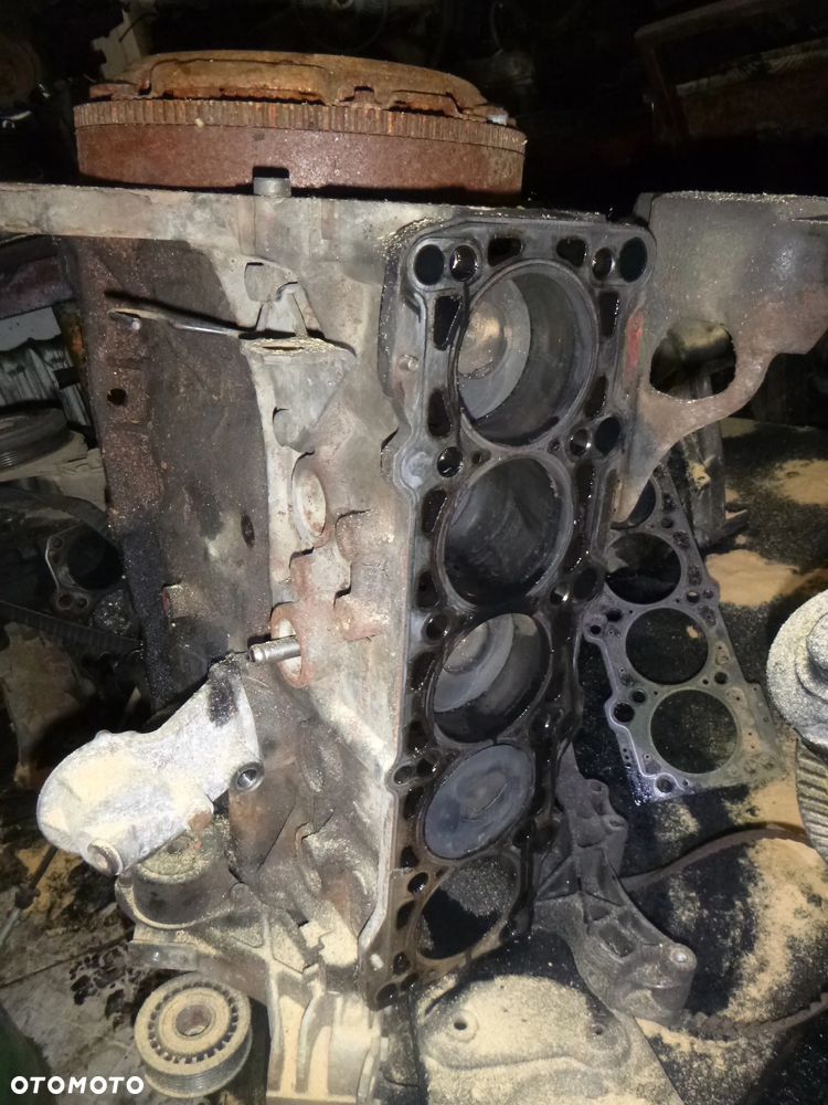 BLOK SILNIKA VW T4 2,5TDI - 1
