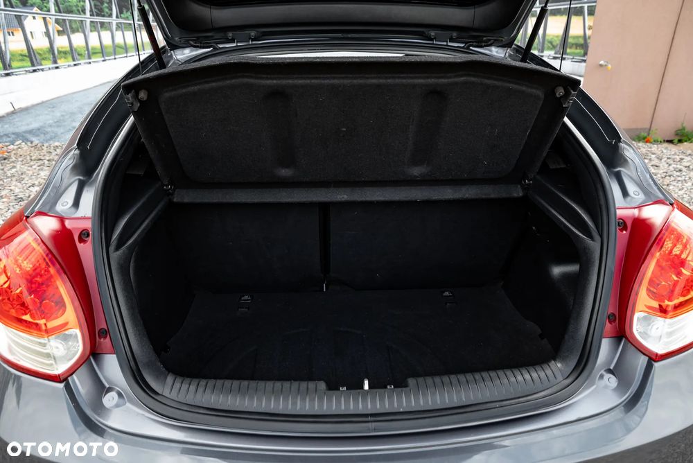 Hyundai Veloster 1.6 GDI Style - 25