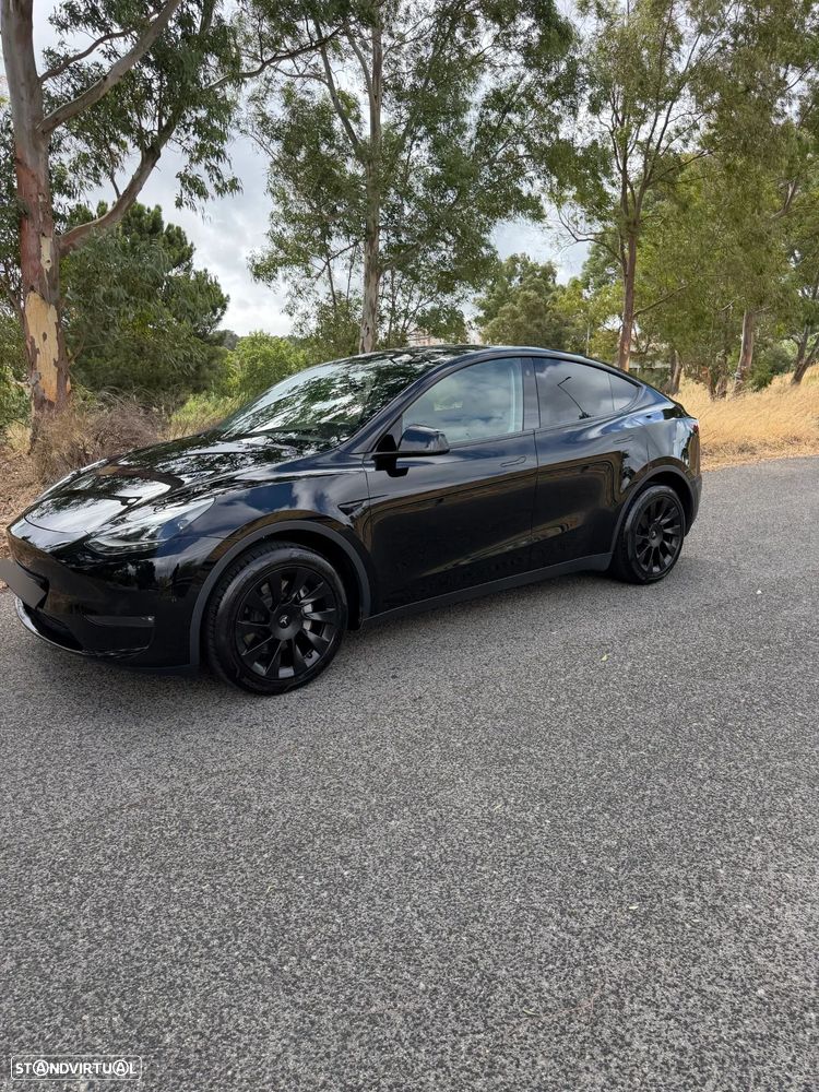 Tesla Model Y Long Range Dual Motor AWD - 3