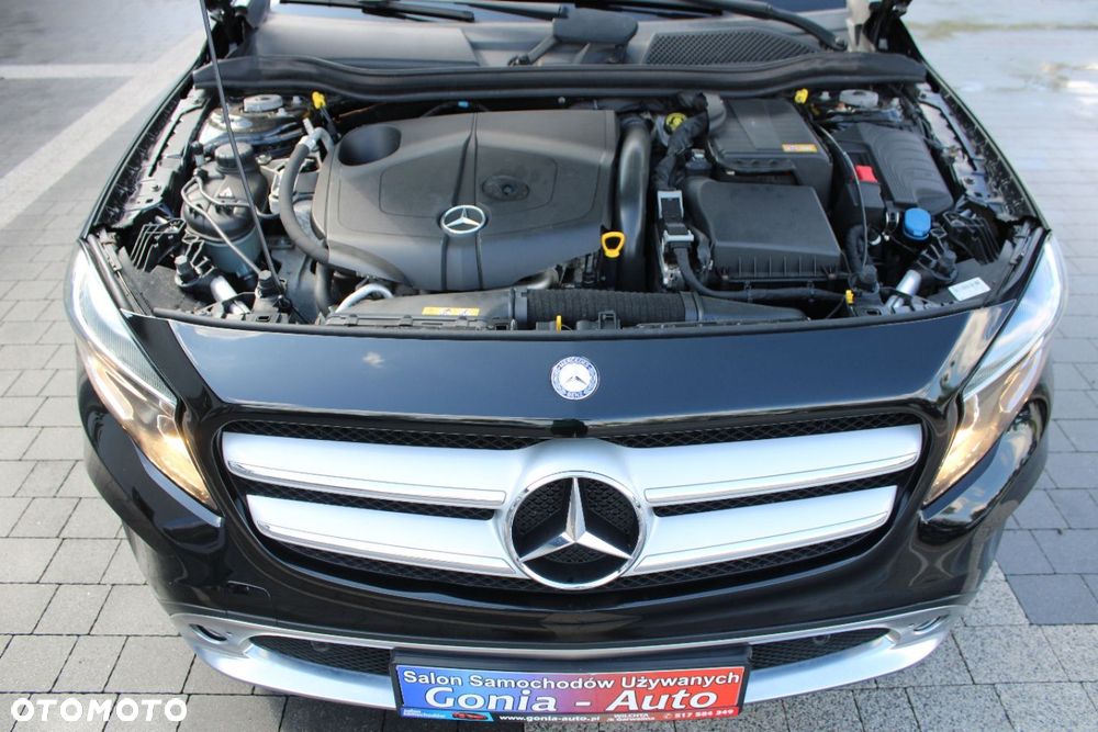 Mercedes-Benz GLA - 10