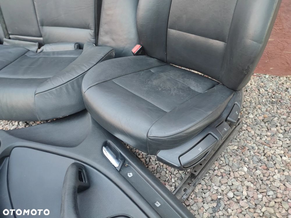 BMW E46 SEDAN ORYGINALNY KOMPLET FOTELI SKÓRZANYCH + KANAPA TYŁ SKŁADANA + BOCZKI EUROPA POD PODUSZKI AIR-BAG O NR. 52 20 8 214 940 / 52 20 8 214 970 / 52 10 8 214 910 OEM  W DOBRYM STANIE - 10