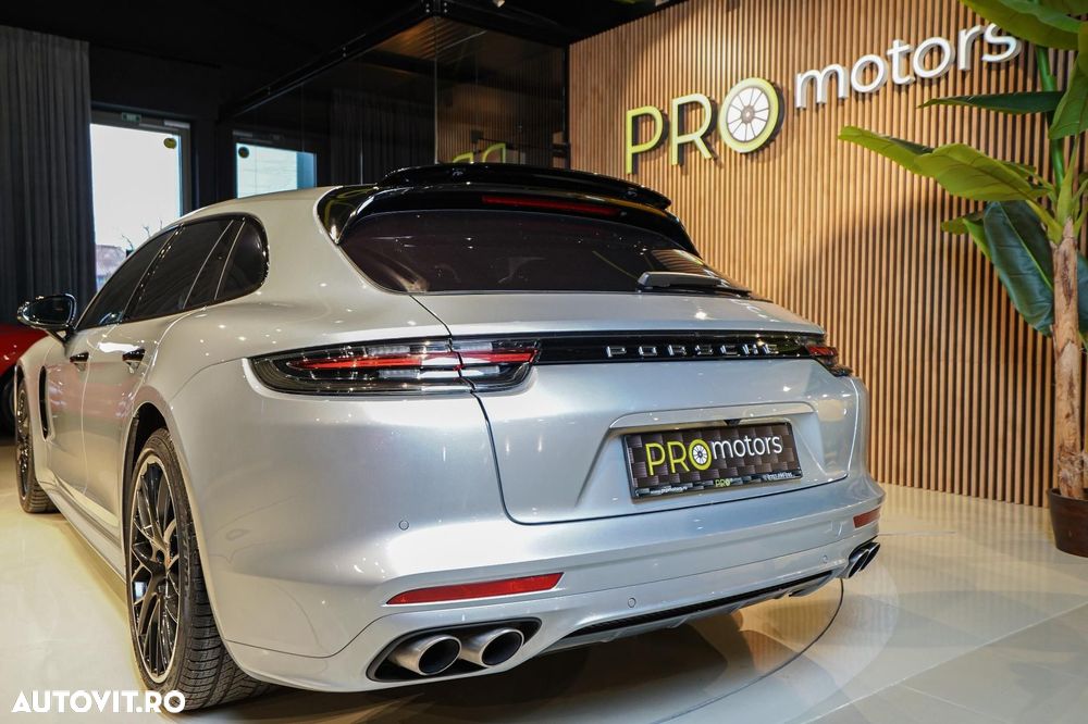 Porsche Panamera - 40
