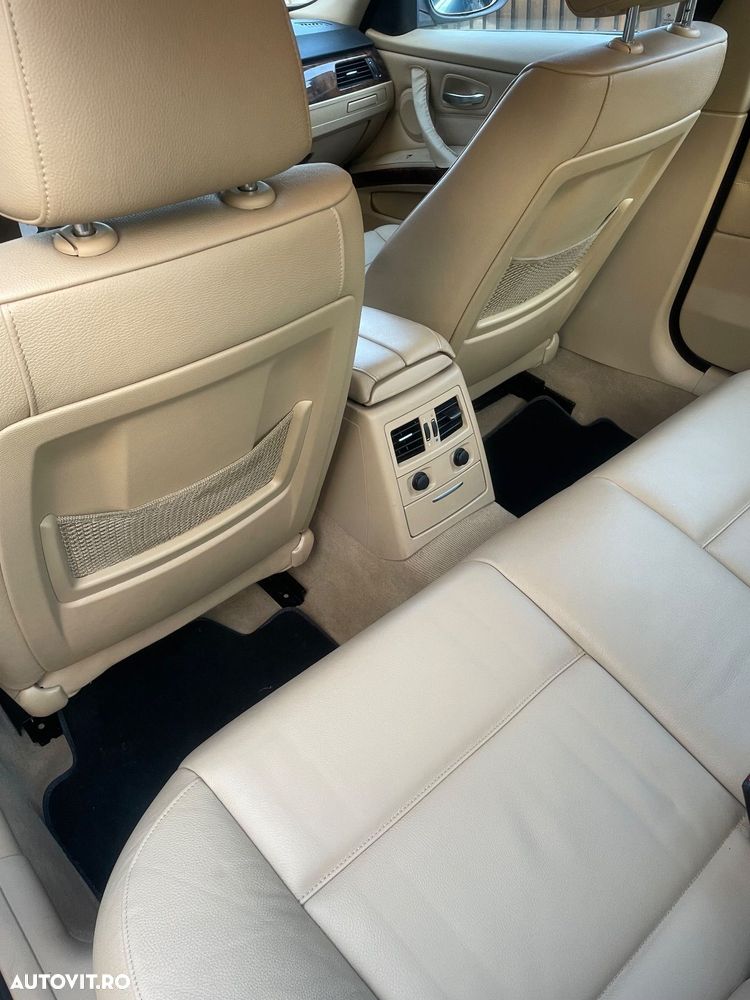 BMW Seria 3 318d - 15