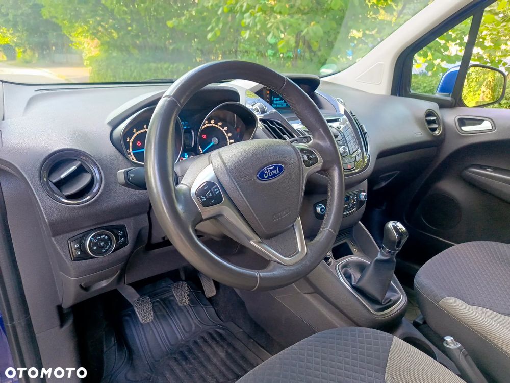 Ford Tourneo Courier 1.0 EcoBoost Titanium - 36