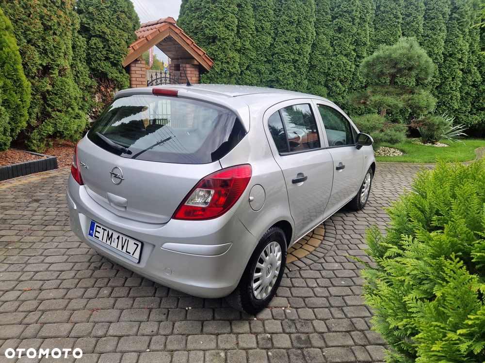 Opel Corsa 1.2 16V Essentia - 4