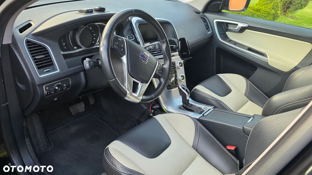 Volvo XC 60 D4 AWD Summum - 11