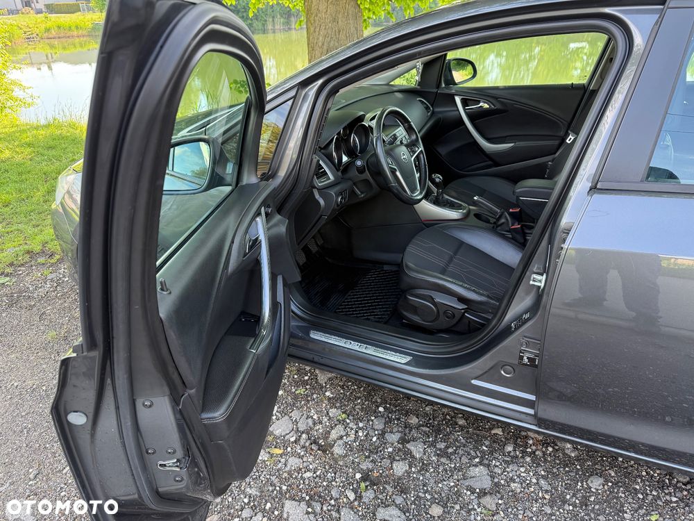 Opel Astra 1.6 Cosmo - 26