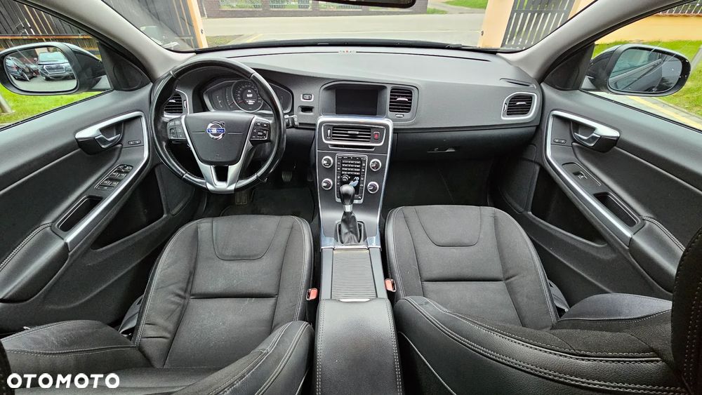 Volvo V60 D2 Momentum - 18