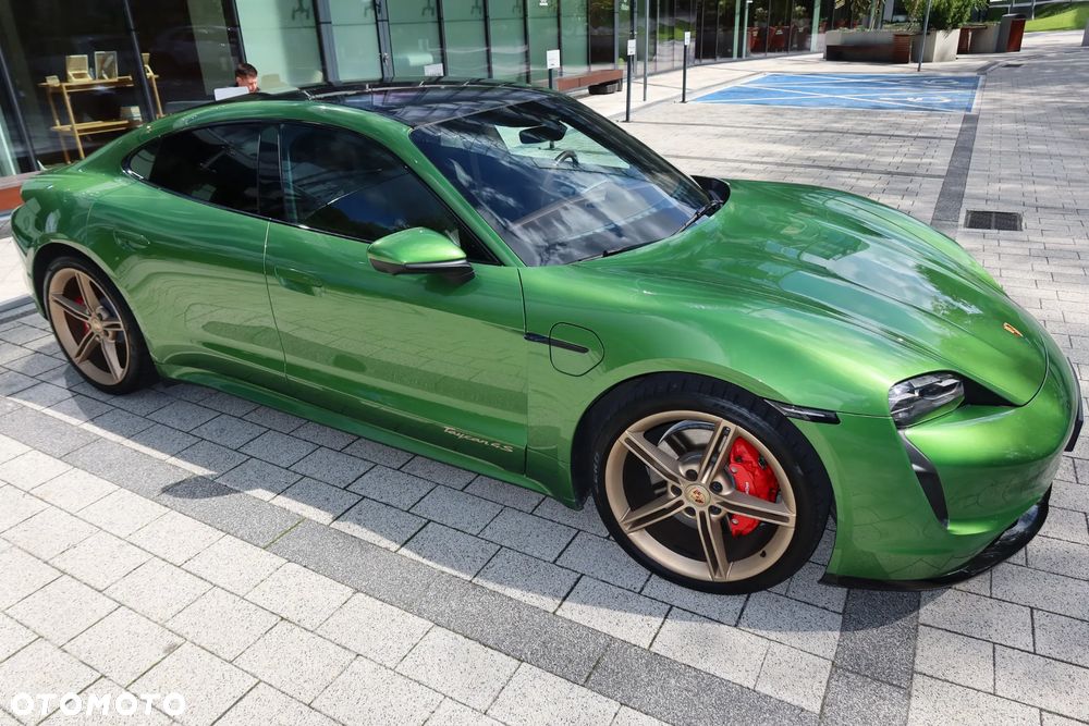 Porsche Taycan - 9