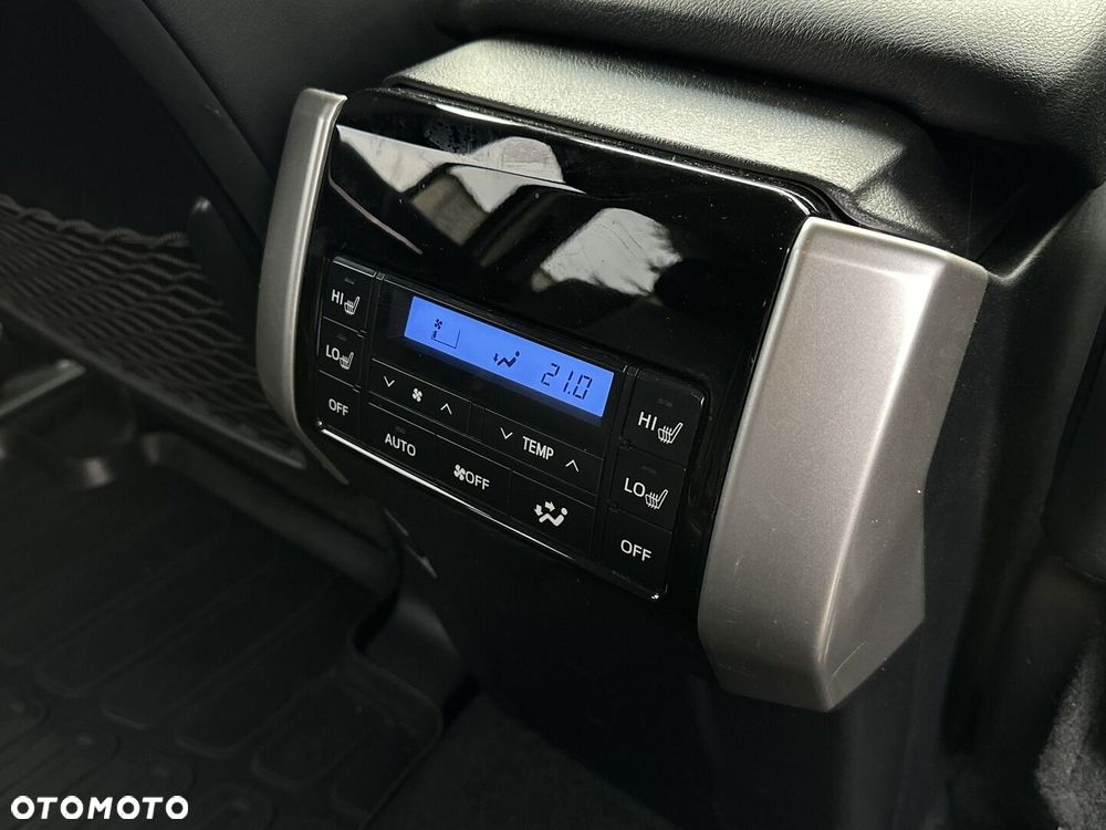 Toyota Land Cruiser LC 2.8 D-4D Invincible - 24