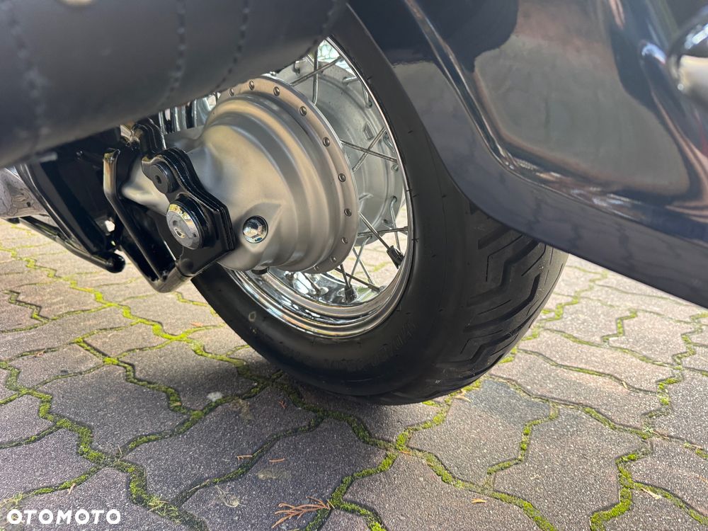 Suzuki Intruder - 12