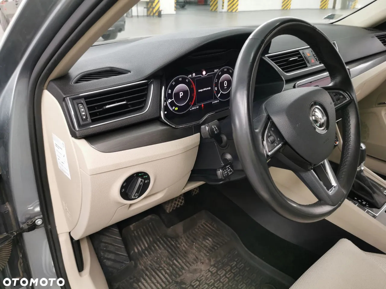 Skoda Superb 2.0 TDI SCR 4x4 Style DSG - 11