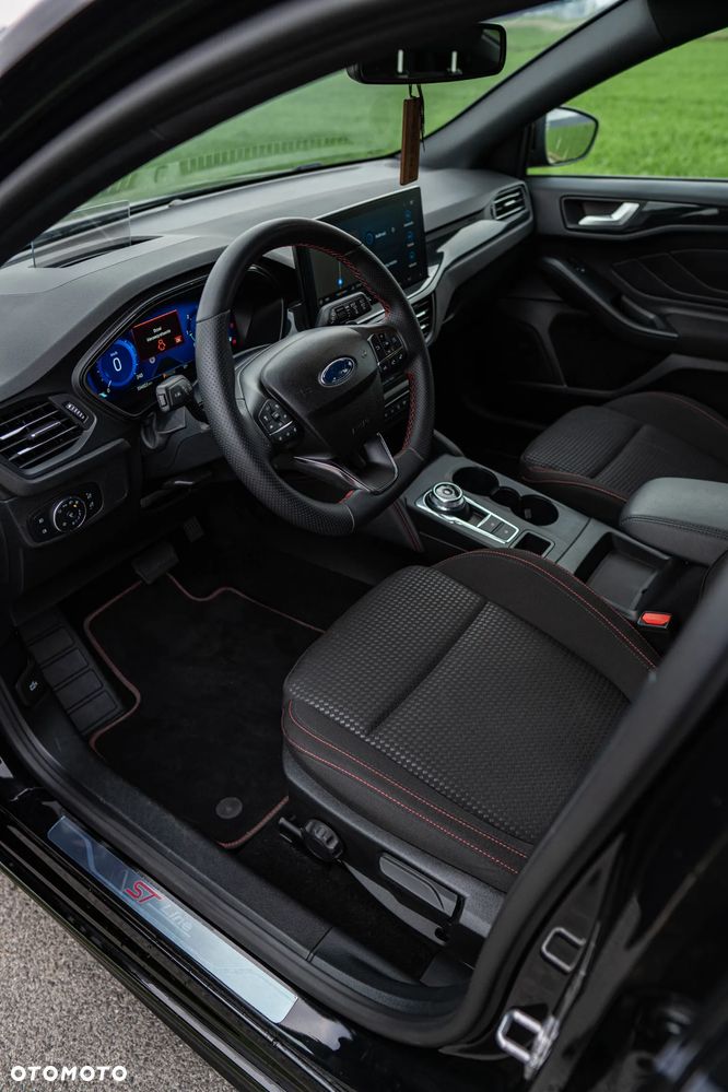 Ford Focus 1.5 EcoBlue STart-Stopp-System ST-LINE X - 24