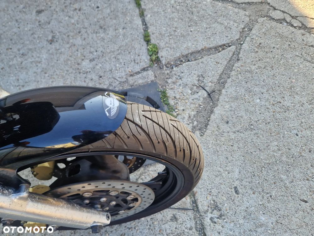 Yamaha FZ - 11