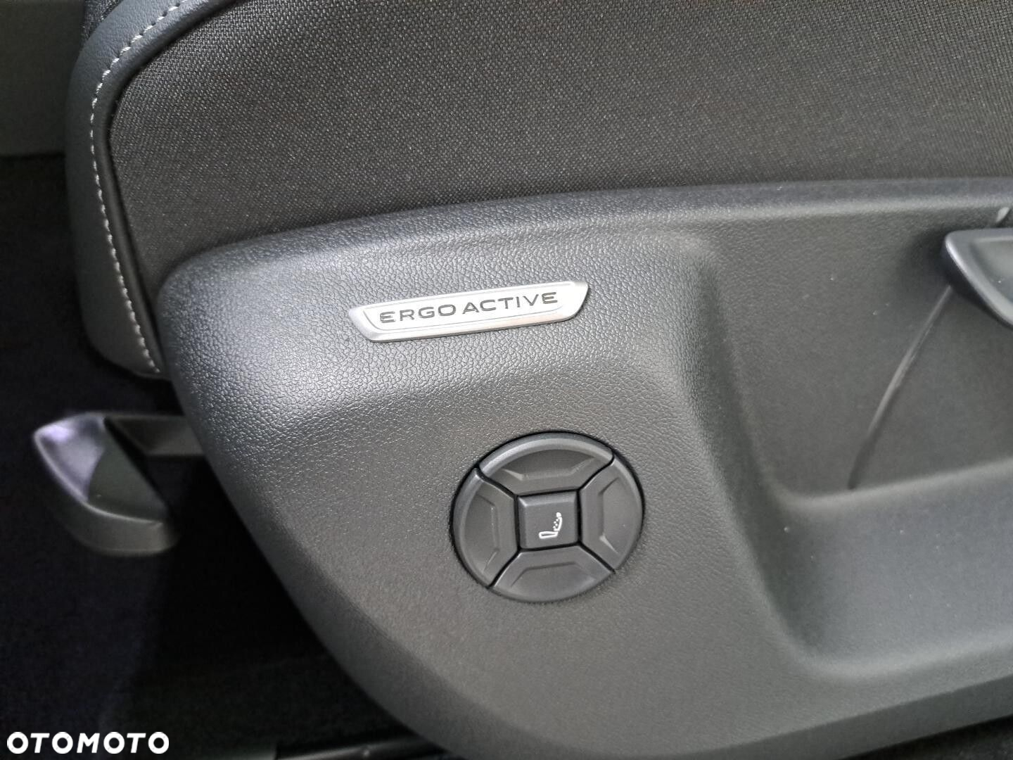 Volkswagen Tiguan - 31