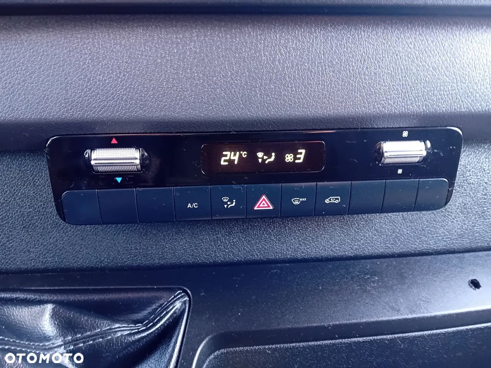 Mercedes-Benz Sprinter - 23