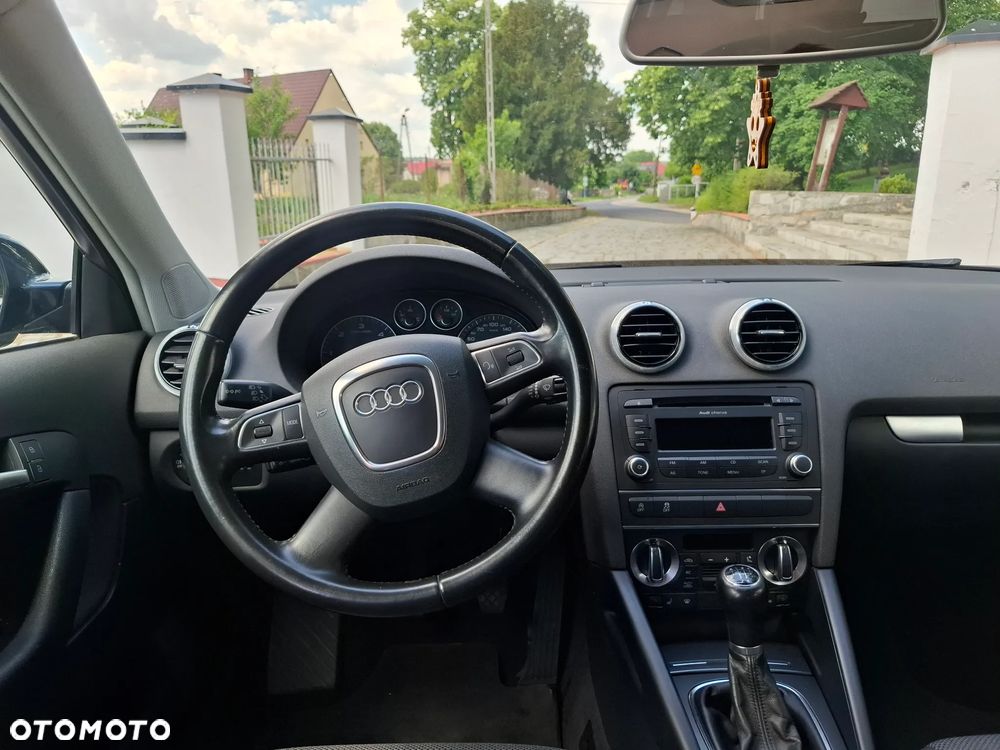 Audi A3 Sportback 1.6 TDI DPF Attraction - 16