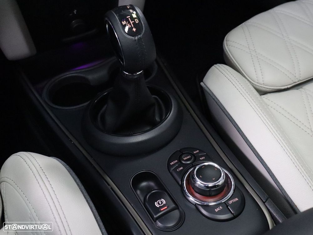 MINI Countryman Cooper SE ALL4 Auto - 17