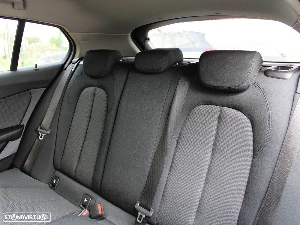 BMW 116 d Pack Essence - 47