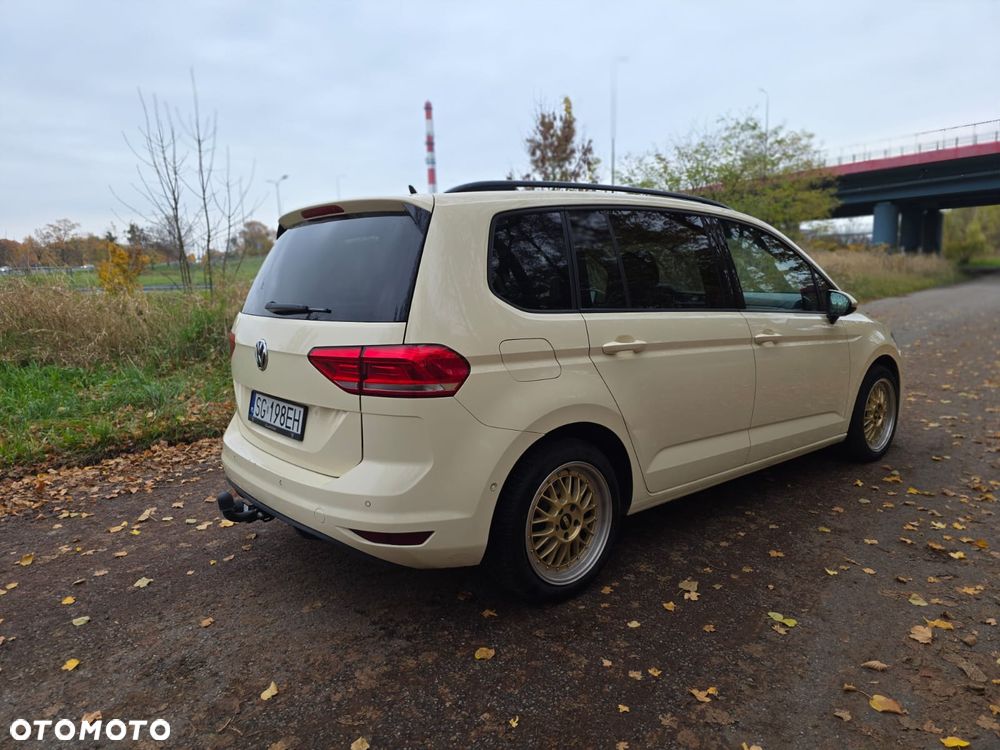 Volkswagen Touran 2.0 TDI DPF DSG Cup - 4