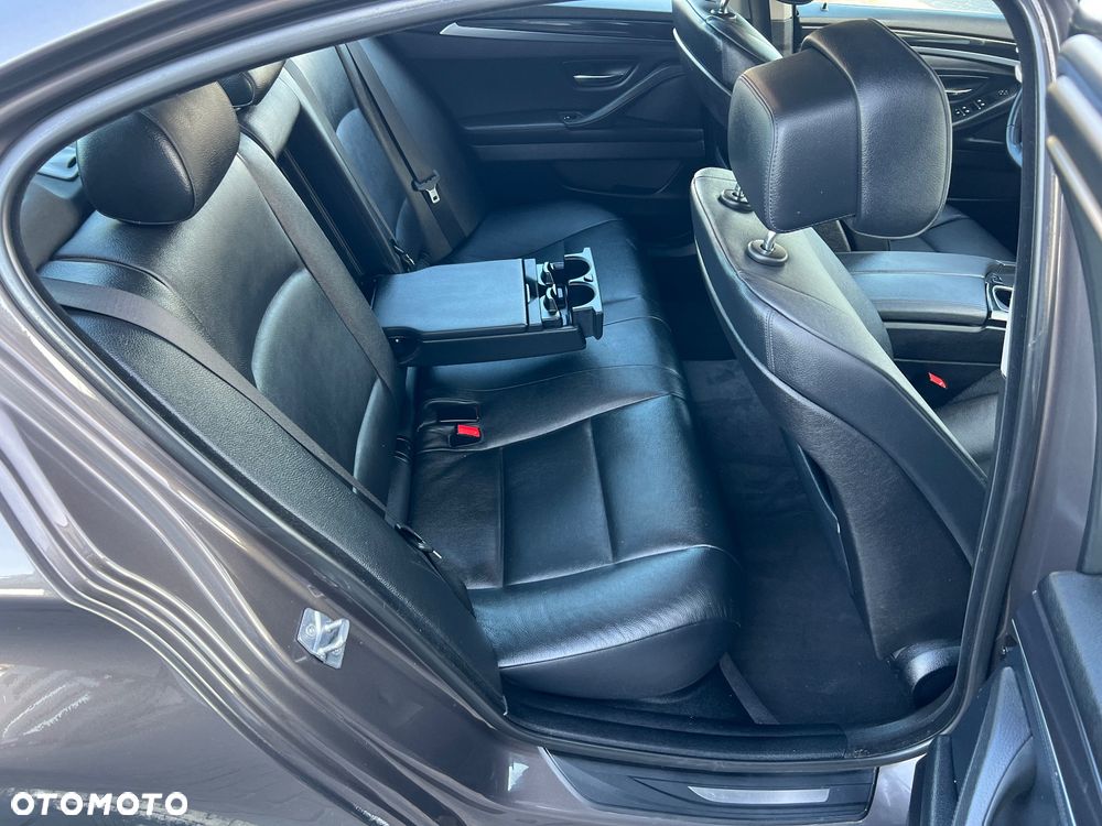 BMW Seria 5 525d - 22