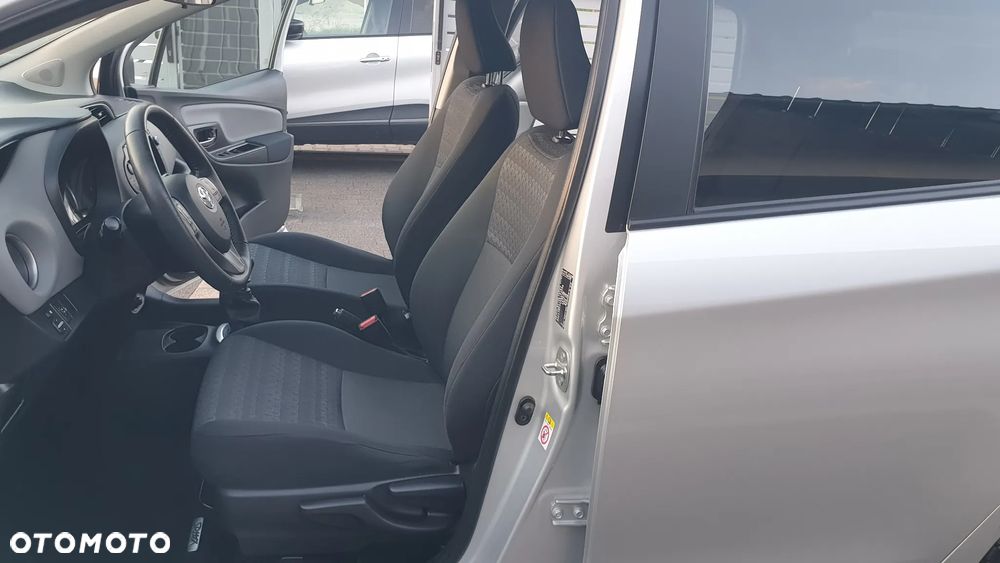 Toyota Yaris - 18