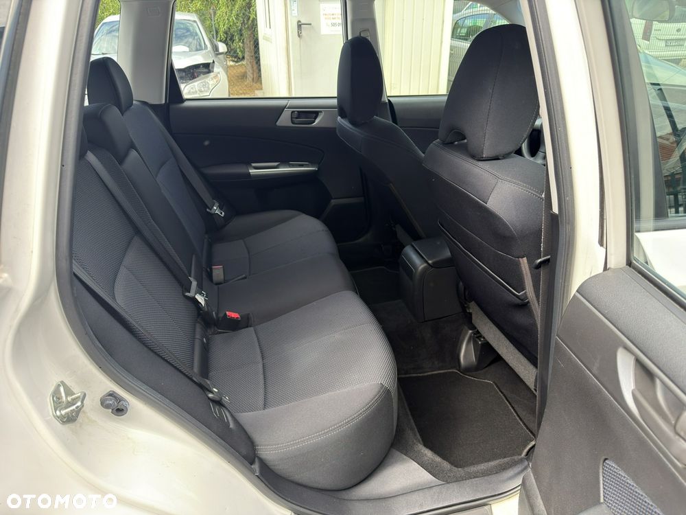Subaru Forester 2.0X Trend - 14