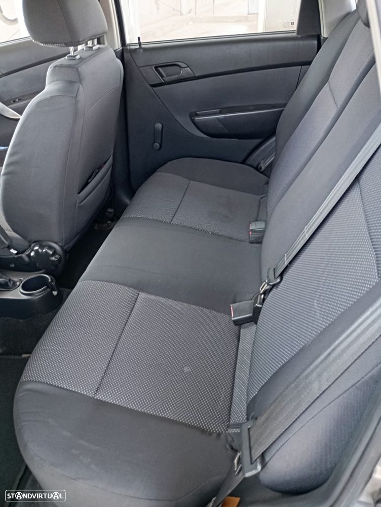 Chevrolet Aveo 1.2 L - 7