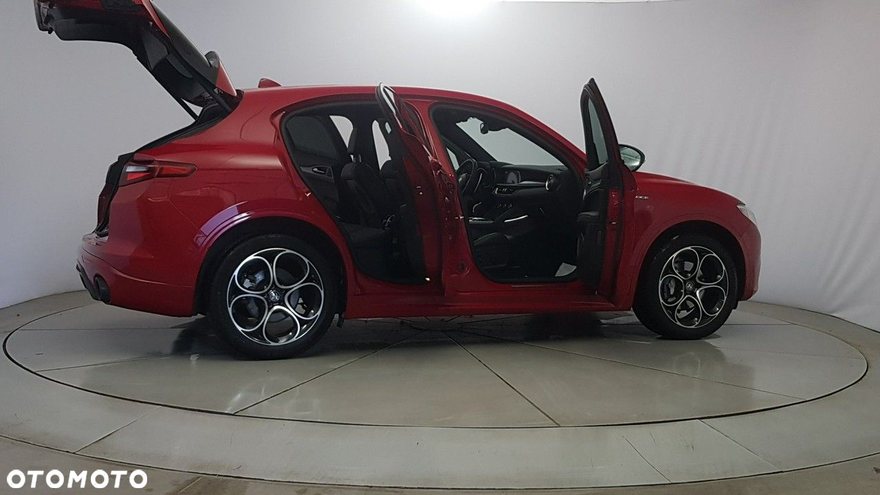 Alfa Romeo Stelvio - 12