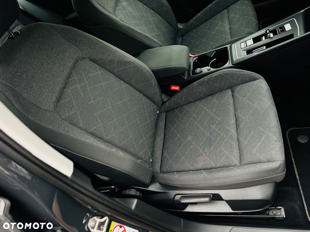 Volkswagen Golf - 16