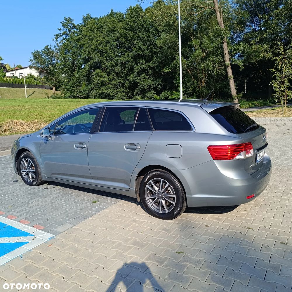 Toyota Avensis 2.0 D-4D Comfort - 13