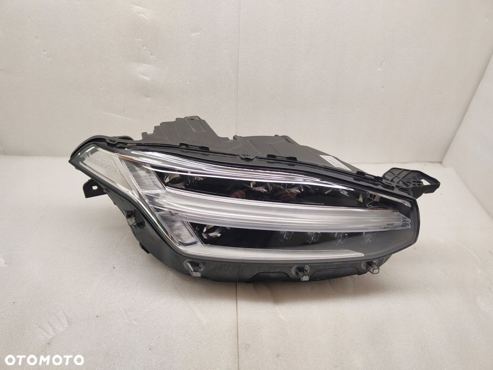 volvo xc90 lift full led lampa prawy przód 32338953 - 1
