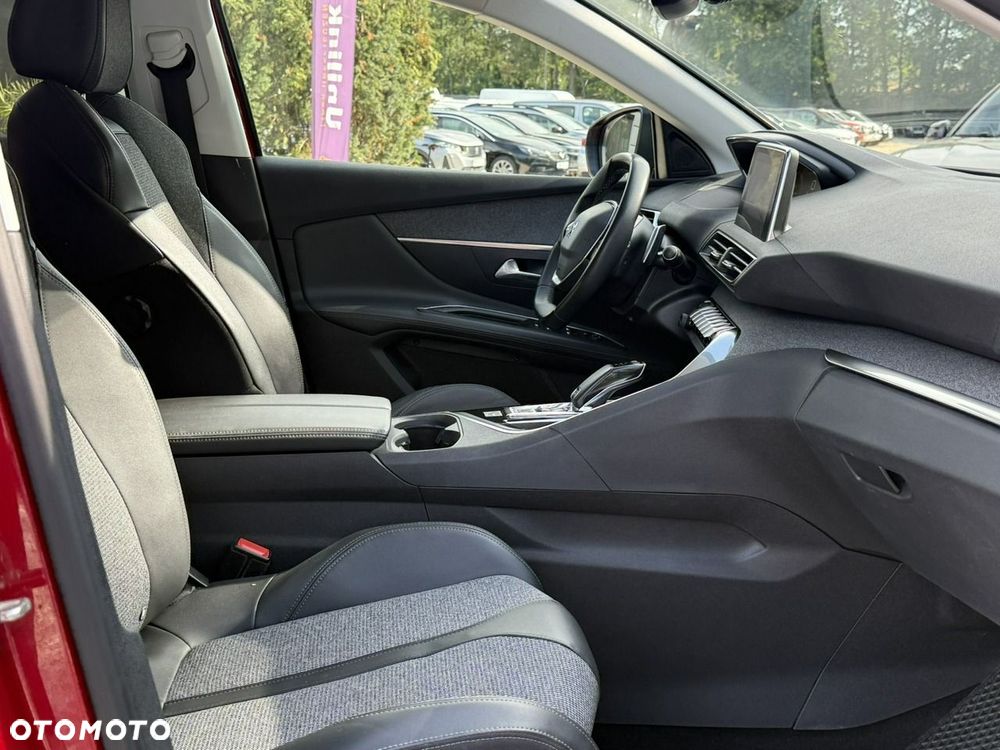 Peugeot 3008 1.2 PureTech Allure S&S EAT8 - 19