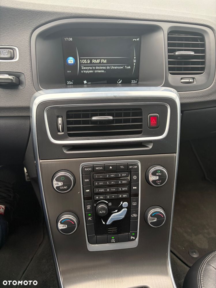 Volvo V60 D2 Momentum - 9