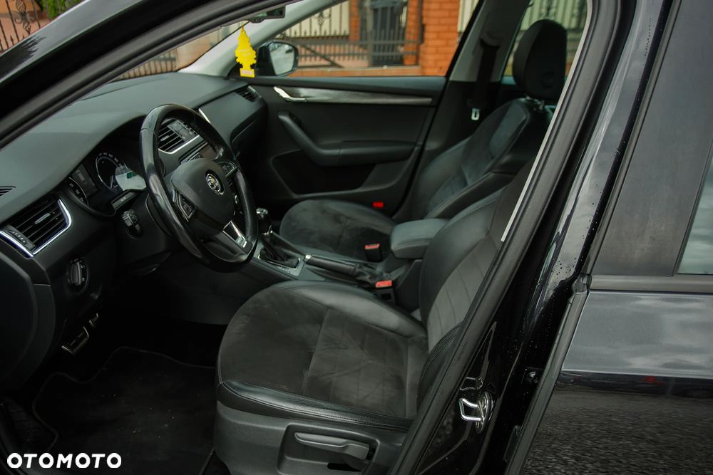 Skoda Octavia 2.0 TDI 4x4 DSG Scout - 20