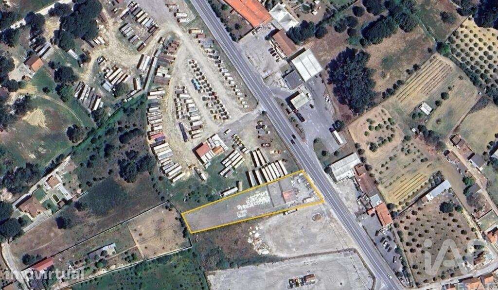 Hangar em Aveiras de Baixo de 210,00 m2