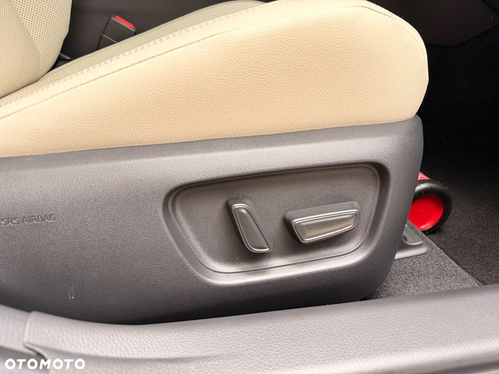 Toyota Camry - 23