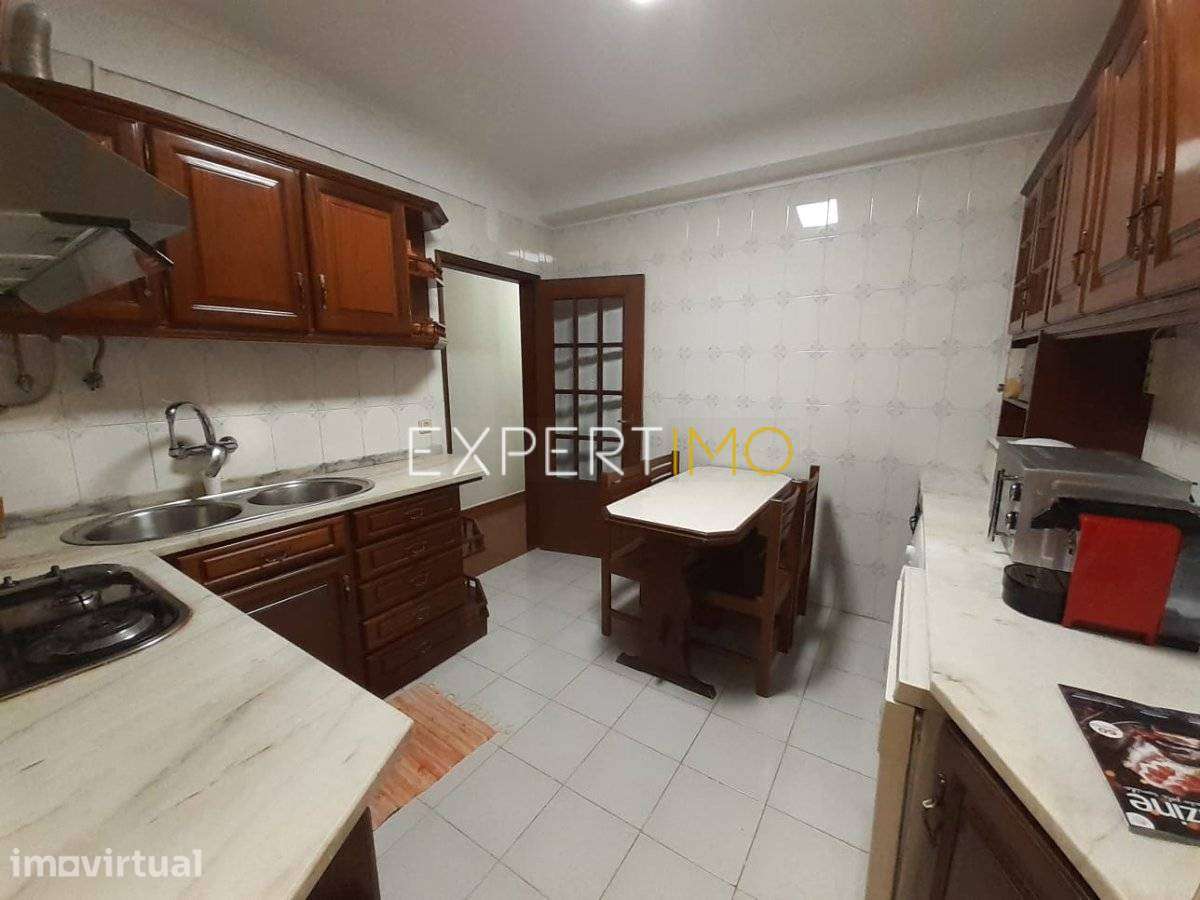 Apartamento T3 bom estado, com garagem e sótão - Grande imagem: 4/30