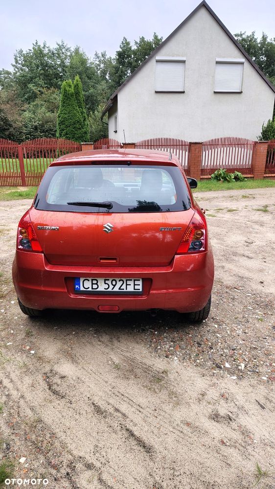 Suzuki Swift - 4