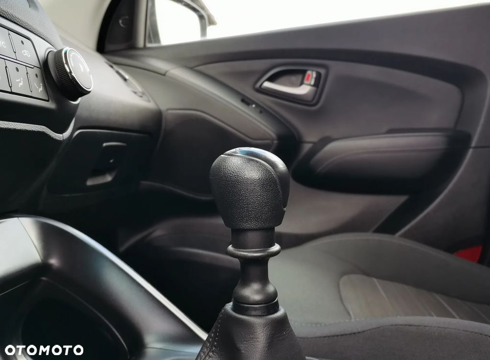 Hyundai ix35 blue 1.6 2WD Finale Gold - 9