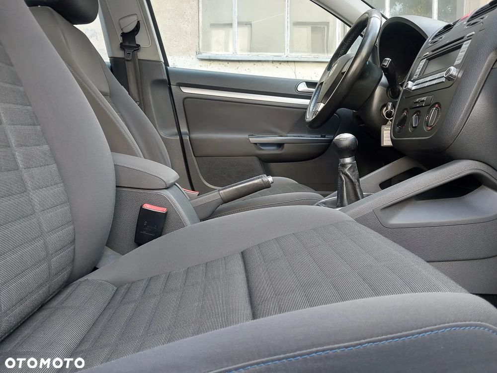 Volkswagen Golf - 19
