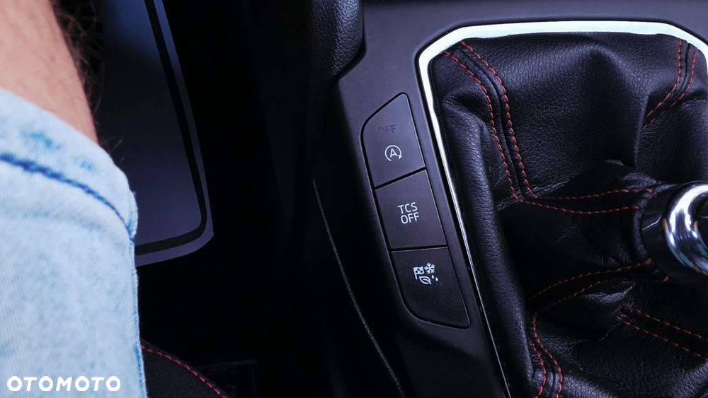 Ford Focus 1.0 EcoBoost Hybrid ST-LINE STYLE - 24