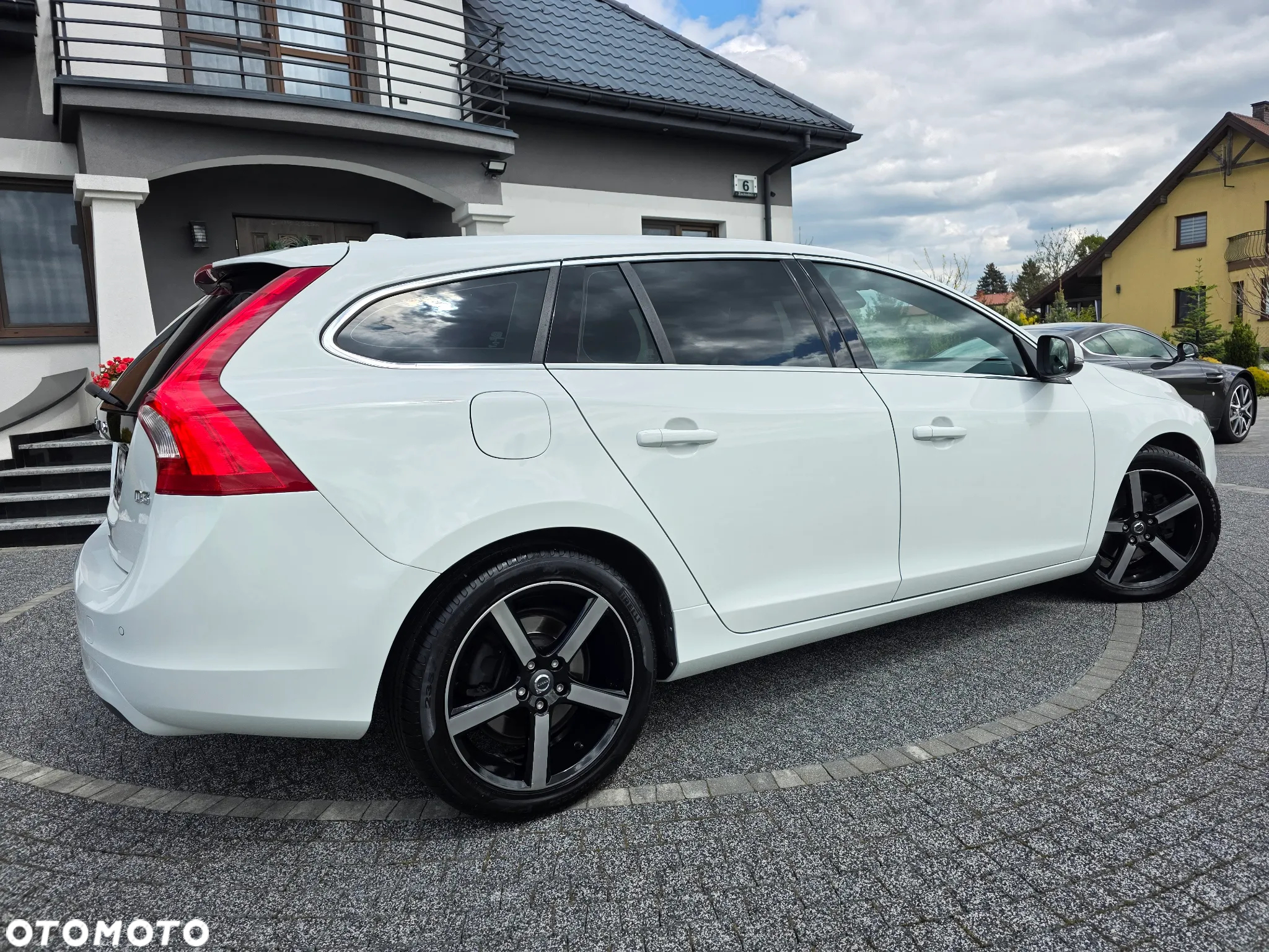 Volvo V60 D3 Drive-E Momentum - 18