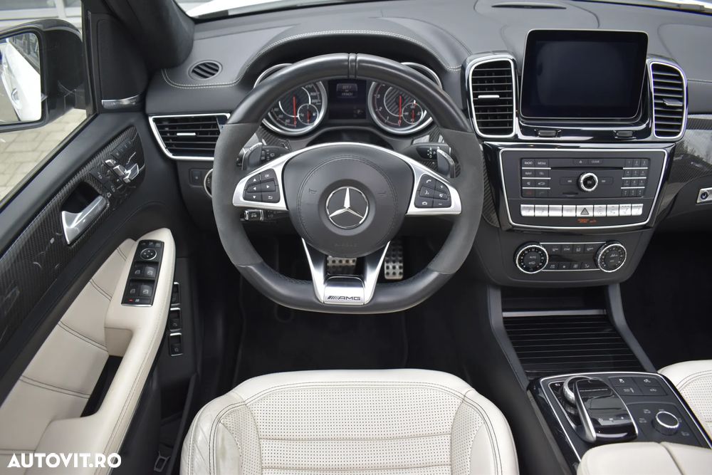 Mercedes-Benz GLS - 12