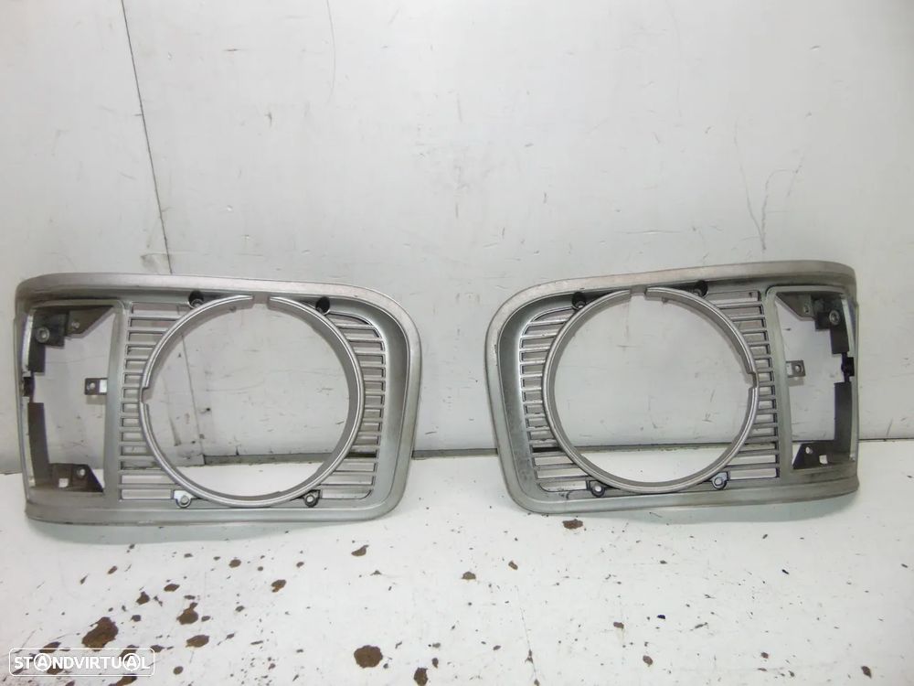 Toyota Hiace aros farol - 1