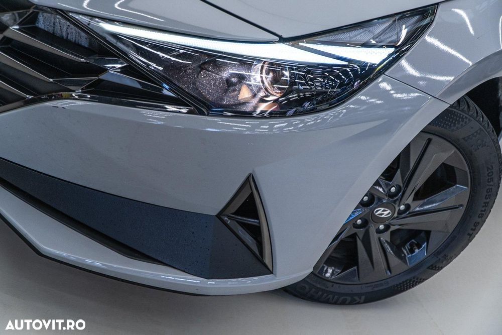 Hyundai Elantra 1.6 l 123 CP 6MT Highway - 37