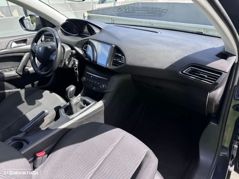 Peugeot 308 - 28